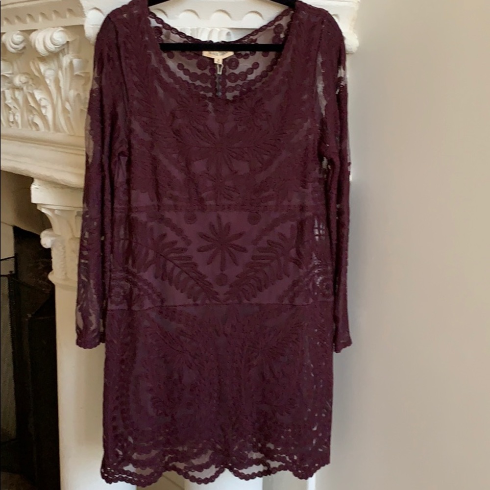 BLACK SWAN HOLIDAY PERFECT & NEW!STUNNING RICH BURGUNDY LACE & ILLUSION DRESS😍